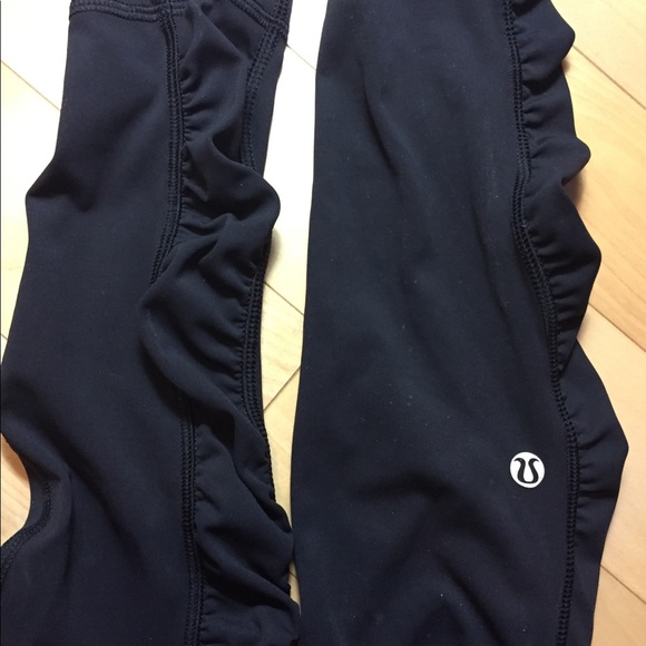 Lululemon Speed Tight Sz 6 Excellent Condition - Picture 3 of 8